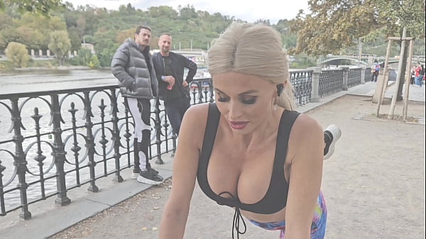 laura crystal