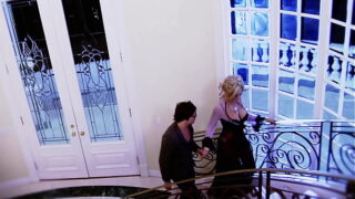 Busty Blonde Supermodel Tommie Jo Gets Fucked Just Before Dinner