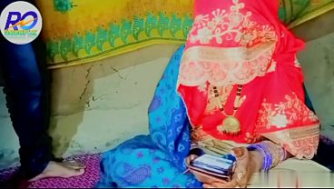 Desi village bhabhi became horny for sex after watching sexy video on phone, Hindi