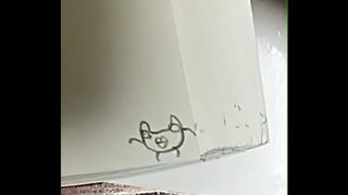 ひでのオリキャラの自作短編映画を見ます。問題集の端に描きました。