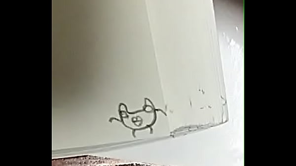 ひでのオリキャラの自作短編映画を見ます。問題集の端に描きました。