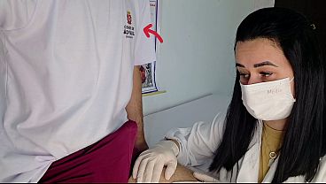 Emergência na Universidade: Enfermeira consulta Aluno com Ereção que Não Passava