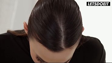 Facesitting Brunette Grinds Her Wet Pussy on His Blindfolded Face