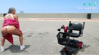 Fit MILF Taking a Public BBC Pounding on Venice Beach