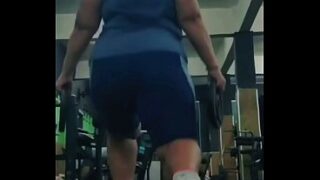 JANA na academia crescendo a bunda