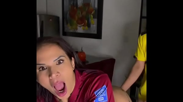 Madura venezolana decide quien se la culea mejor si un serrano o un costeño