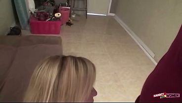 Naughty MILF rewards her repair man with the sexiest blowjob