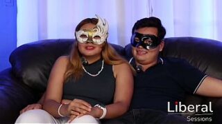 NOVIA ES CONVENCIDA POR SU NOVIO A GRABAR SU PRIMER VIDEO PORNO