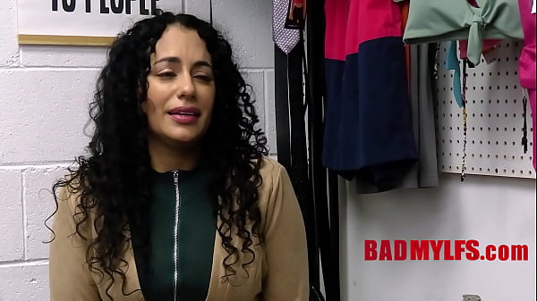 Lamenting Columbian MILF Will Never Forget Last Christmas – Brianna Bourbon